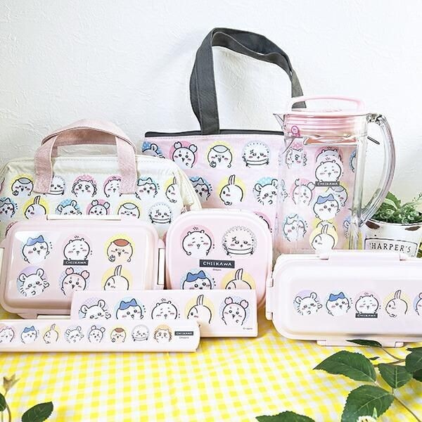 淡いピンクが春らしい!ちいかわのランチボックスでおでかけはいかが?