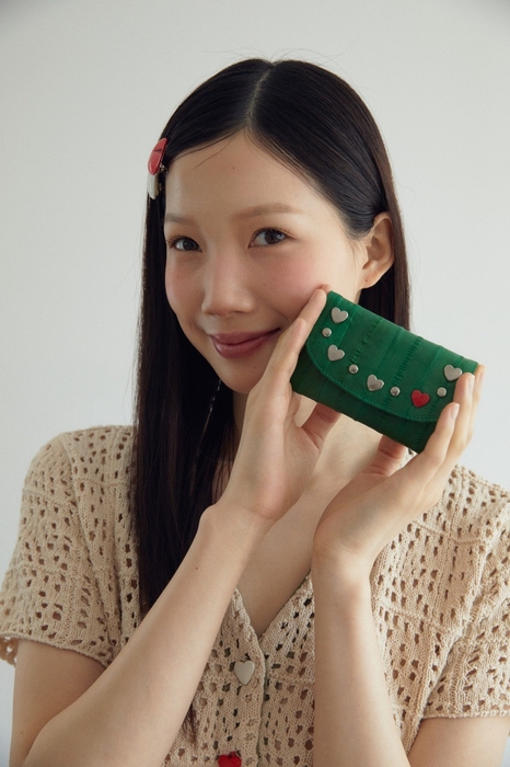 2025SA01/シンプルカードホルダーラブ（グリーン）