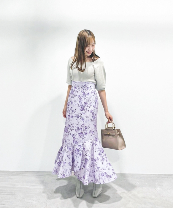 LILLIAN CARAT 限定スカート 着用イメージ