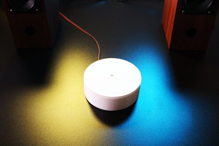 LEDライトで音楽情報を送信しよう 中島武三志(芸術学部インタラクティブメディア学科助教)