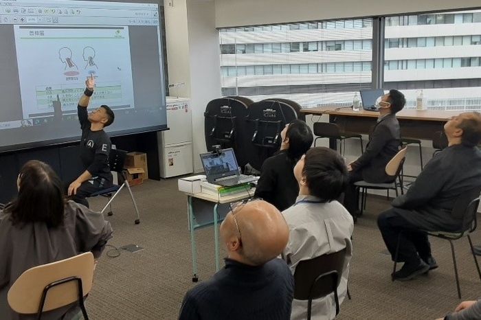 「カラダ年齢測定」の様子