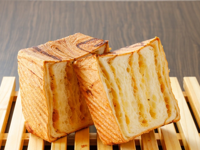 クロワッサン食パン スパイスチーズ