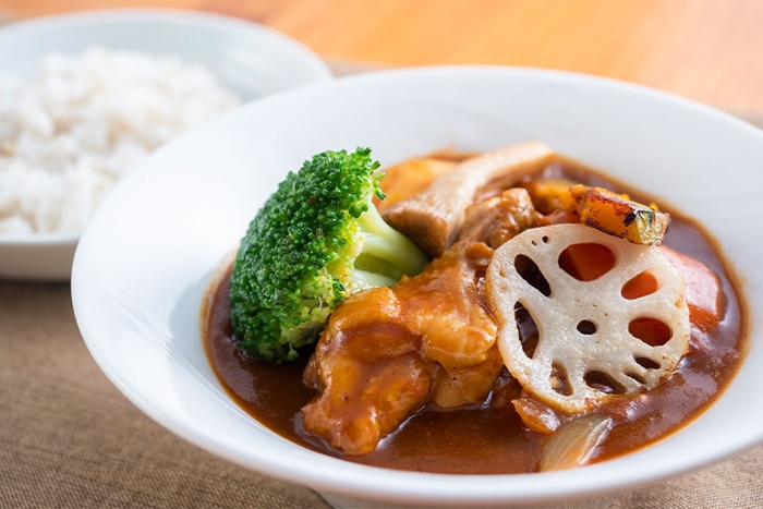 爽やかな辛さ。チキンと夏野菜のスープカレー