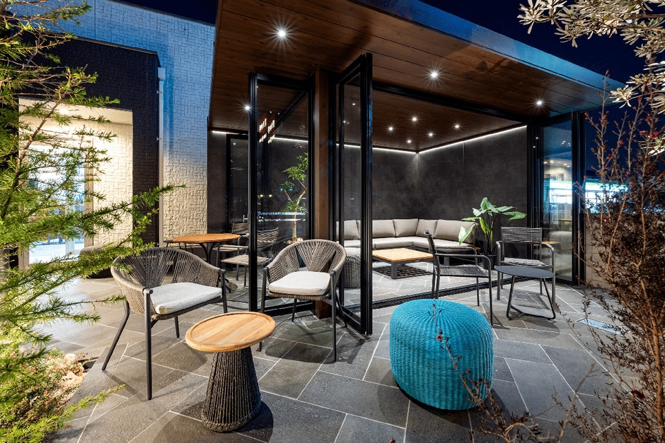 Kayu style Botaniqa Atelierと自社オリジナルガーデン家具『Kayu style』でテラスをプロデュース