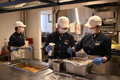学内食堂「M-Patio」で80食を用意