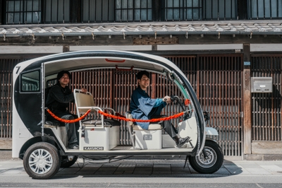 ゆっくり電動3輪カートがお散歩をサポート！