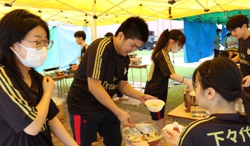 近大附属福岡高校がオープンスクールで文化祭を大公開　模擬店や演奏、展示など多彩なプログラムで高校生活を体験