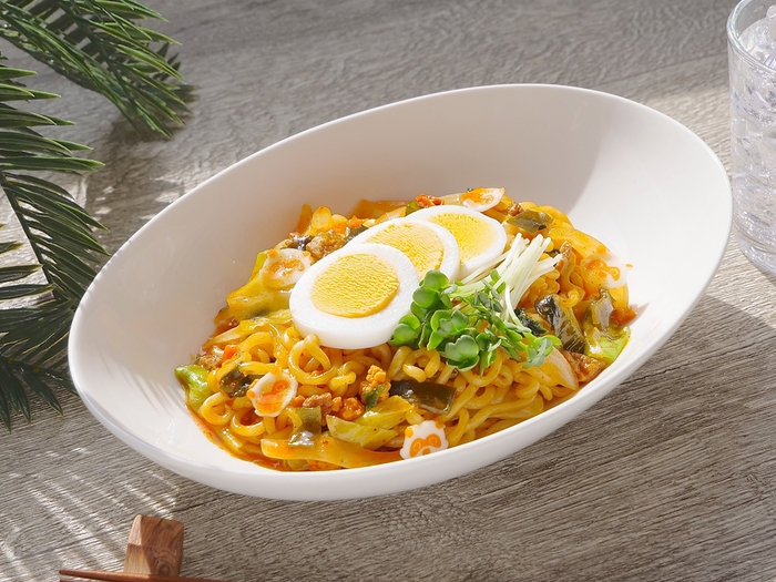 「旨辛焼きちゃんぽん」甘辛味の汁なし麺!