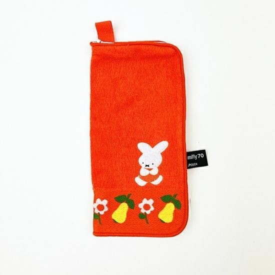 タオル生地でできているミッフィーのどっとポーチ