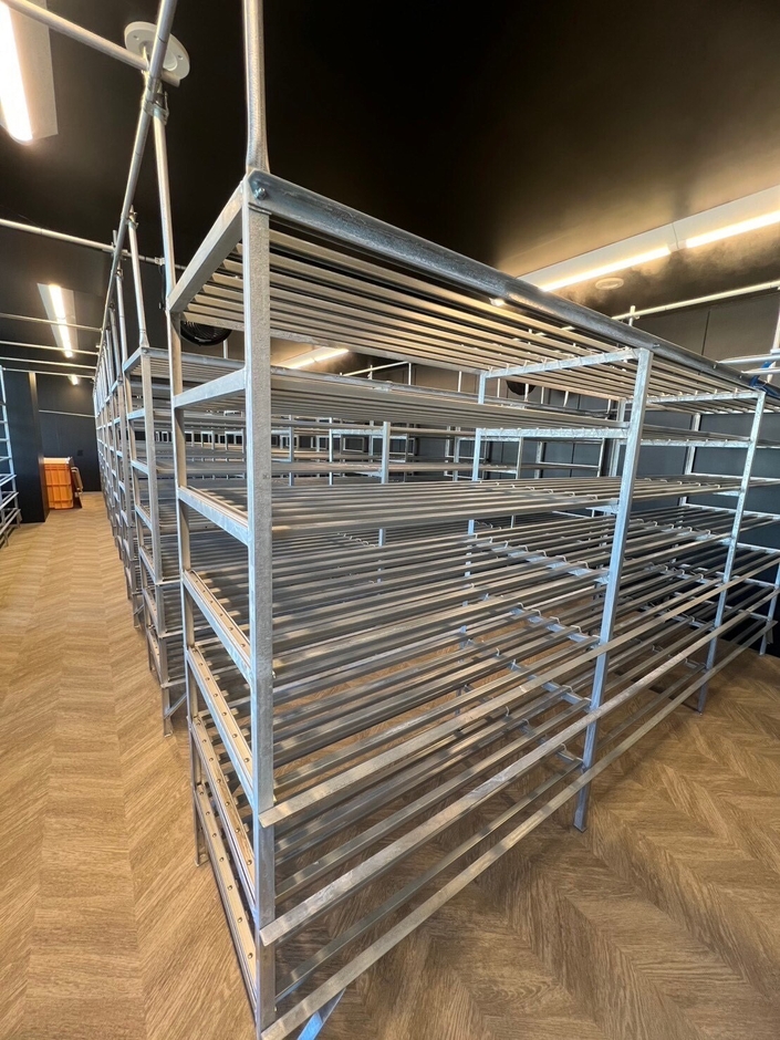 温度湿度自動制御の菌床室