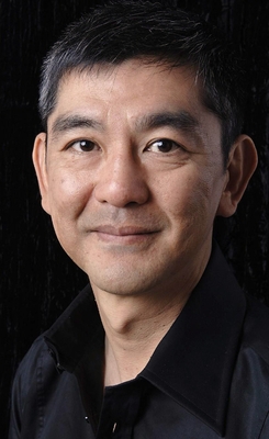 板倉 康明