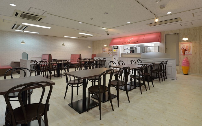 「CAFE NEW GINGER」店内