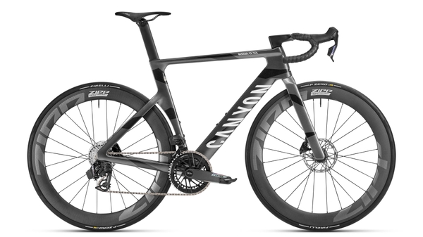 エアロード CF SLX 8 AXS Speed　¥1,039,000（消費税込）完成車平均重量 7.6 kg