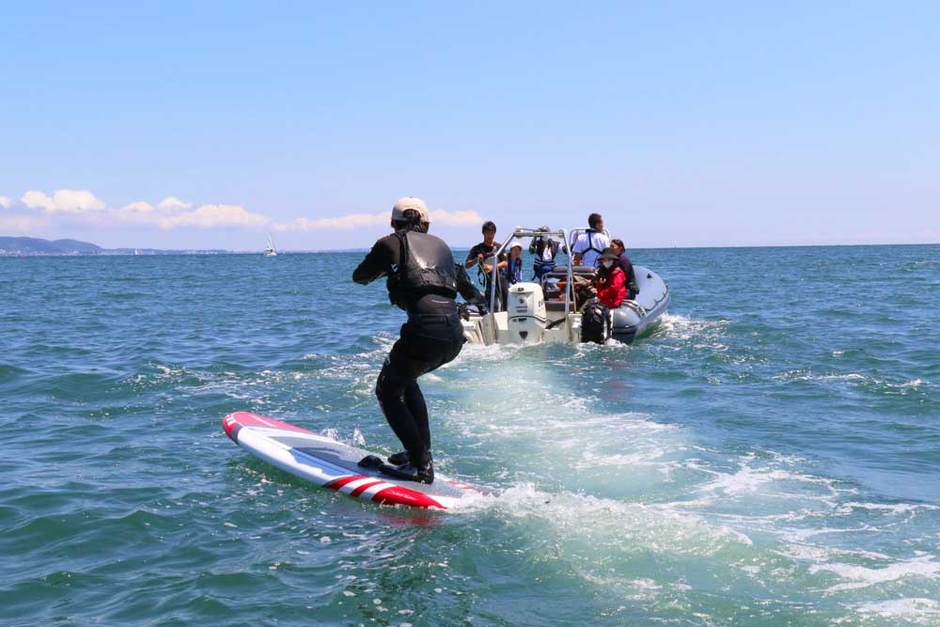 バランス感覚が大切なフォイルサーフィン