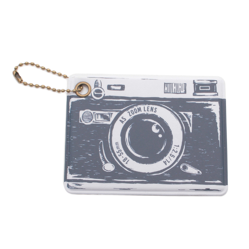 「パスケース Camera」価格：190円／サイズ：W7×H10cm